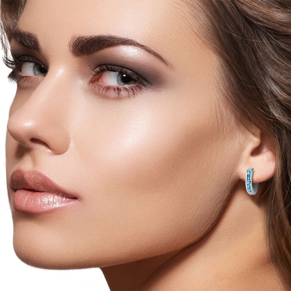 14K SOLID GOLD OVAL HUGGIE EARRING WITH BLUE TOPAZ